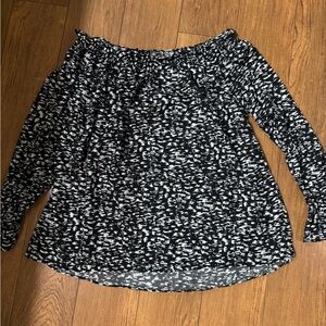 Black and White Off-Shoulder Women's Top